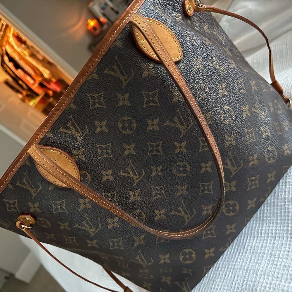 Louis Vuitton Neverfull